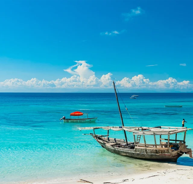 zanzibar_island_boat